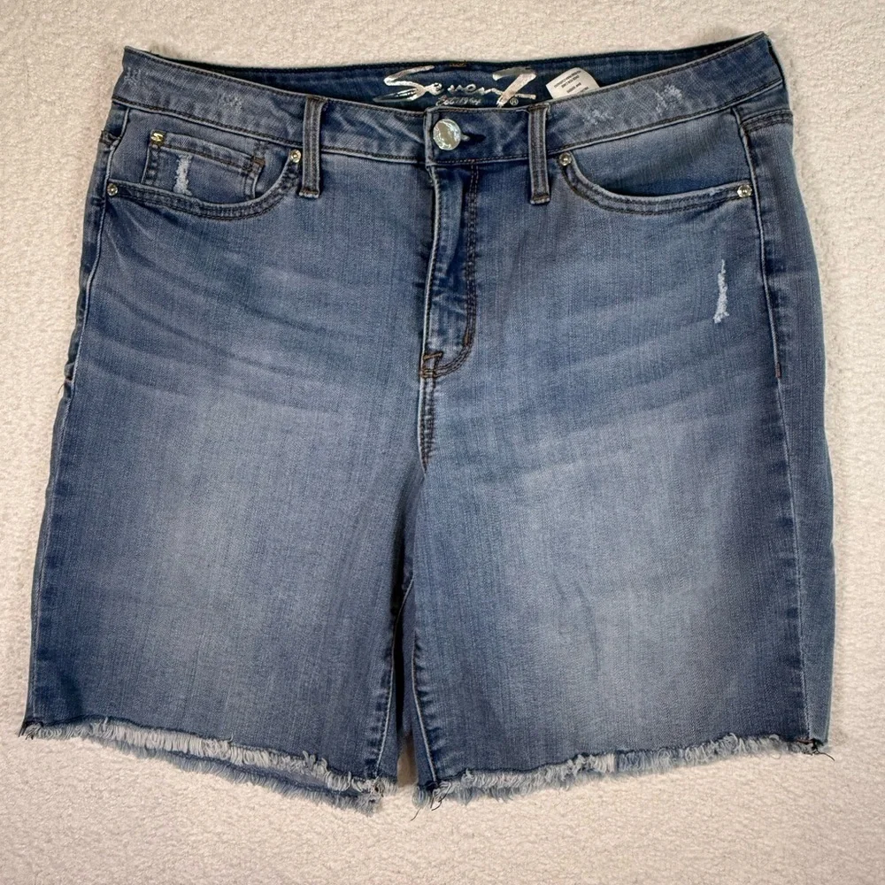 Seven7 Women's Soft Stretch Fray Hem Sunset Bermuda Short size 16 - Picture 1 of 4